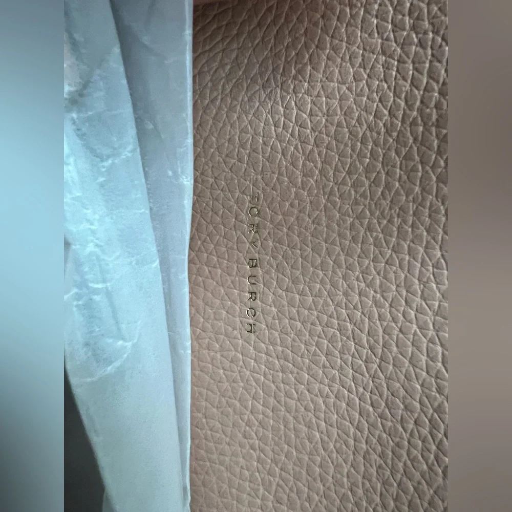 NWT! Tory Burch Thea Flat Wallet Pebbled Leather Crossbody Bag with Flat Wallet - Picture 9 of 13